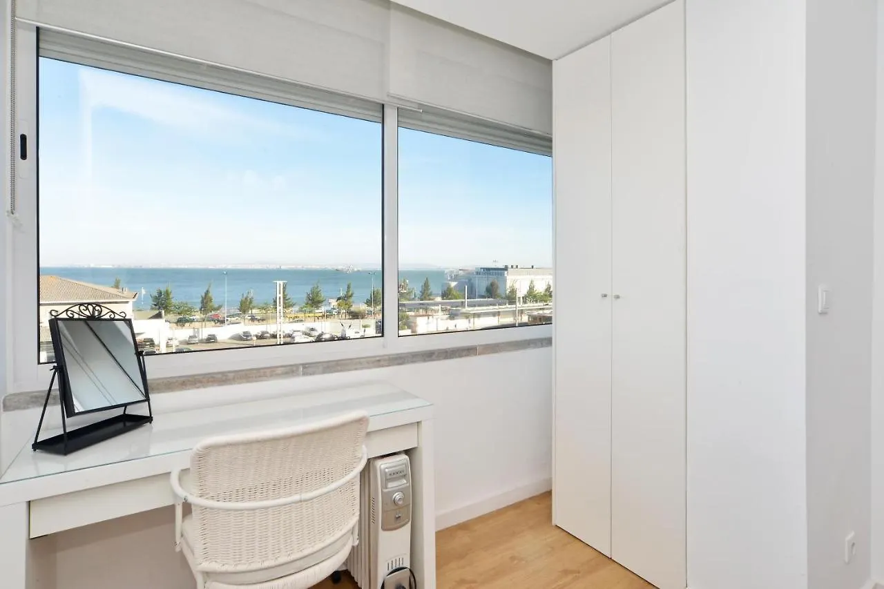 Appartamento Tejo Blue & Bright - Checkinhome Lisbona