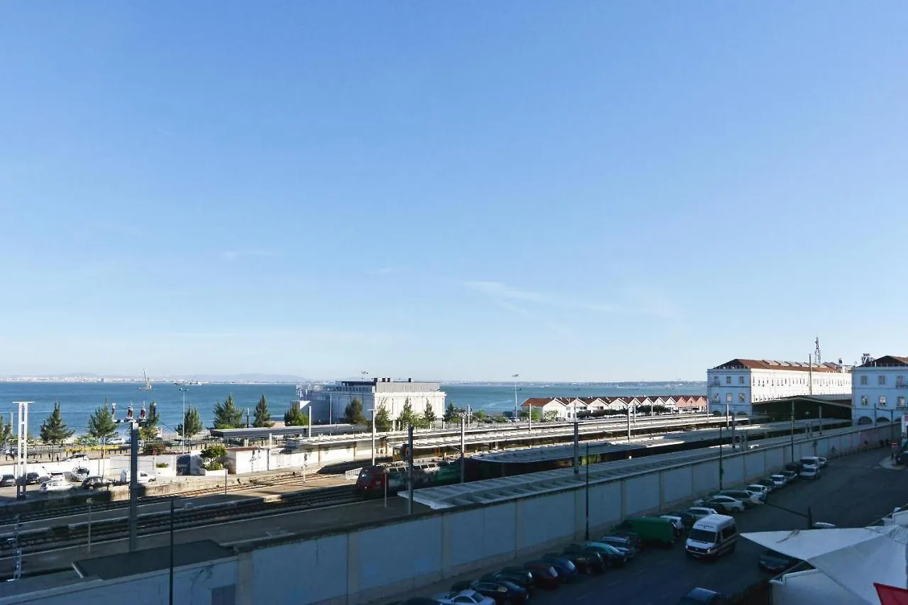 Tejo Blue & Bright - Checkinhome Lisbon Apartment